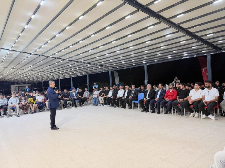 Mustafa Alkayış Gençlik Kampında Gençlerle Buluştu