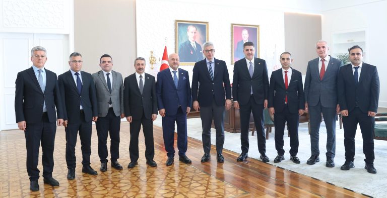 Adıyaman’a sağlık yatırımları için Bakan Memişoğlu’na ziyaret